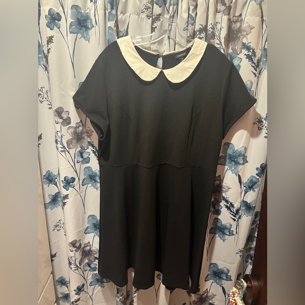 Torrid black dress with white collar